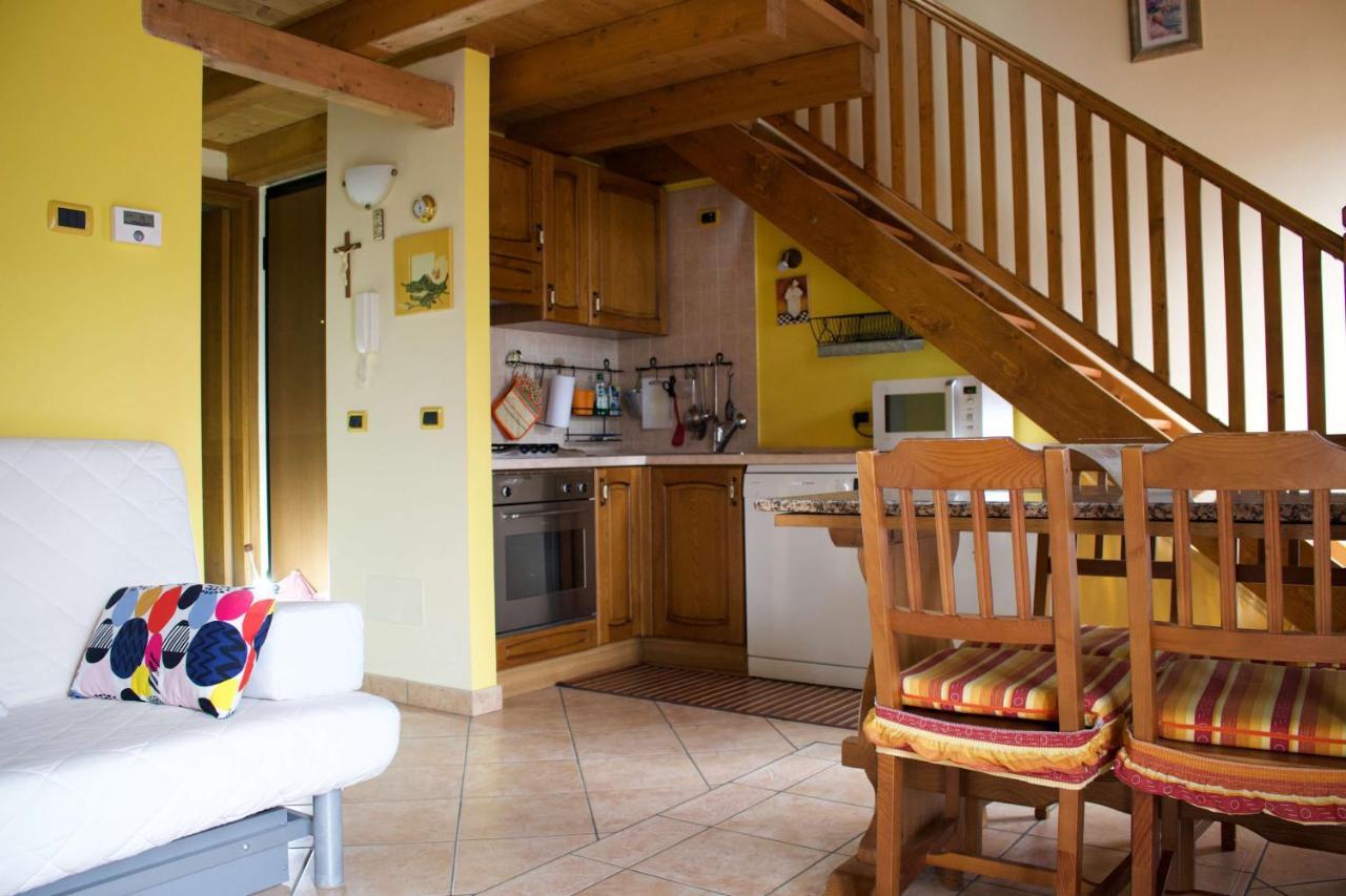 La Casa Sul Sasso In Town Serviced Accommodations Дервио Екстериор снимка