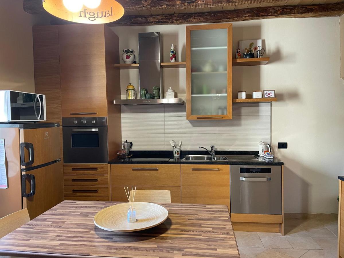 La Casa Sul Sasso In Town Serviced Accommodations Дервио Екстериор снимка