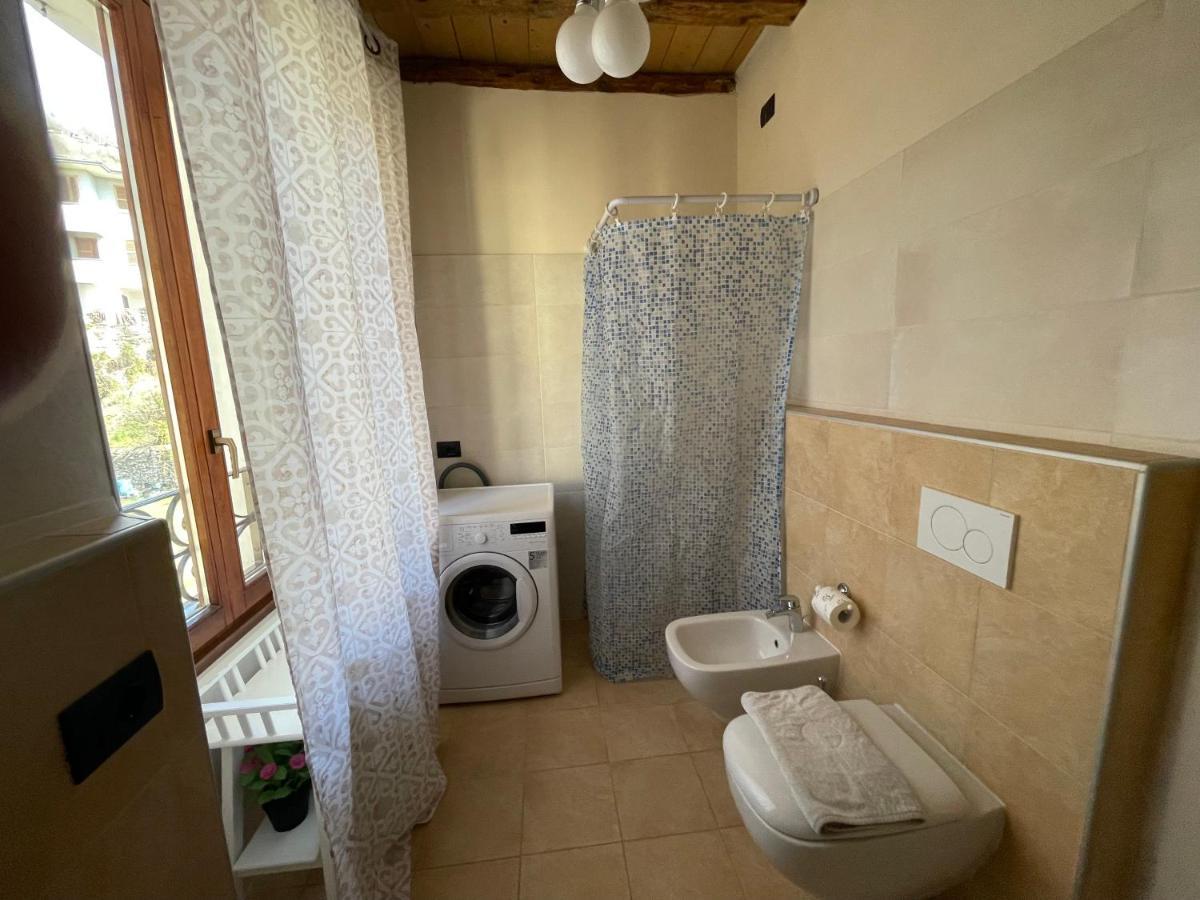 La Casa Sul Sasso In Town Serviced Accommodations Дервио Екстериор снимка